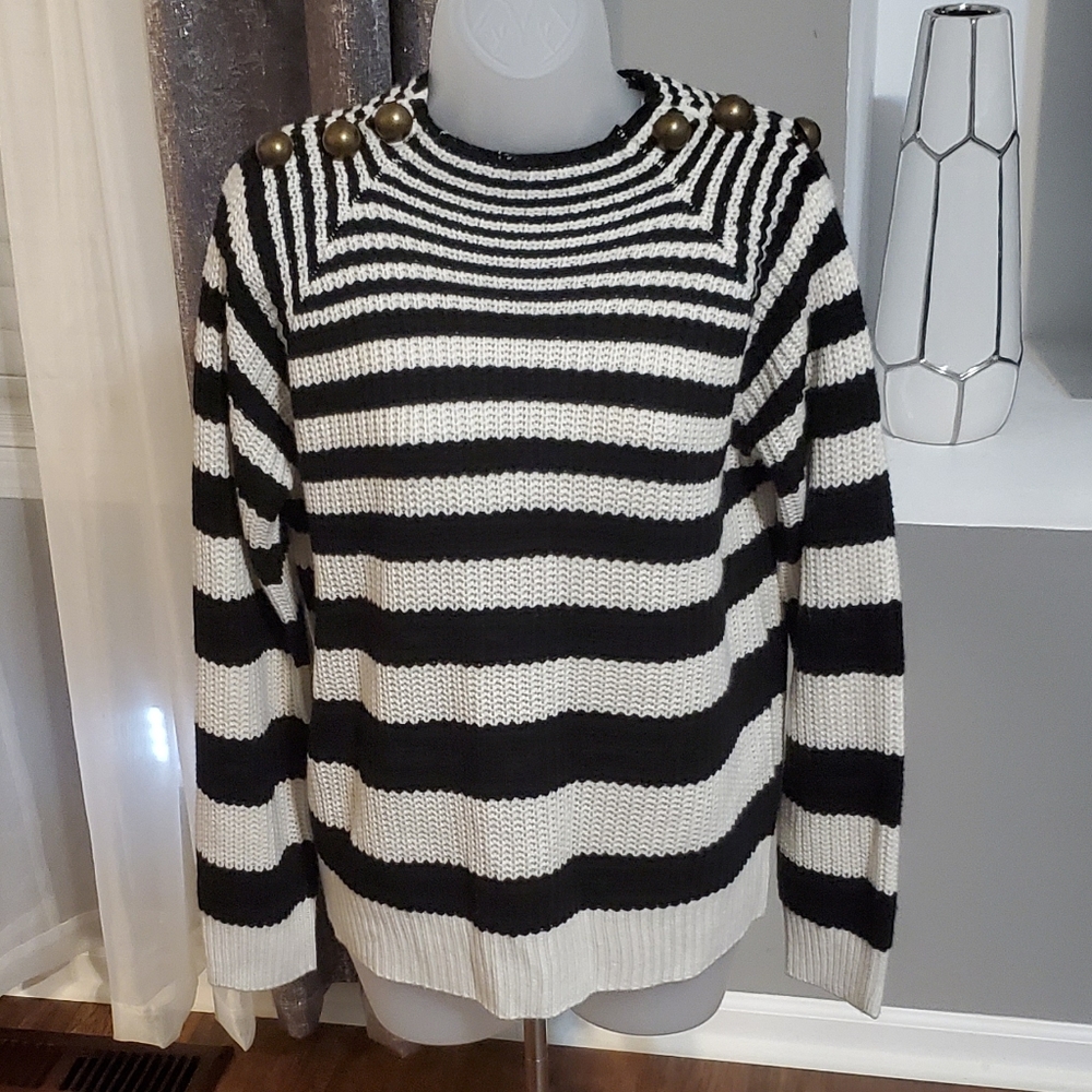 For the Republic  sweater size M